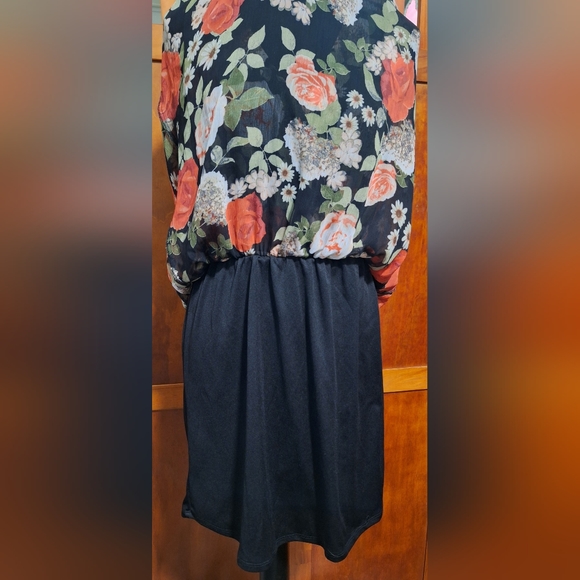 DISNEY Beauty and the Beast women's long dress with vibrant floral print. Size M - Picture 7 of 8